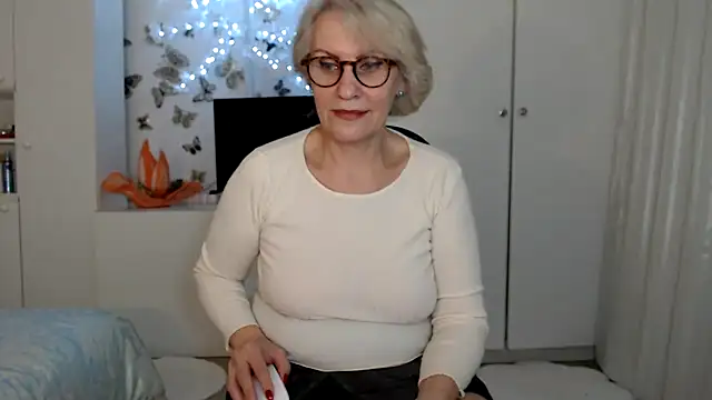Ghertrude52 online show from February 21, 7:45 am