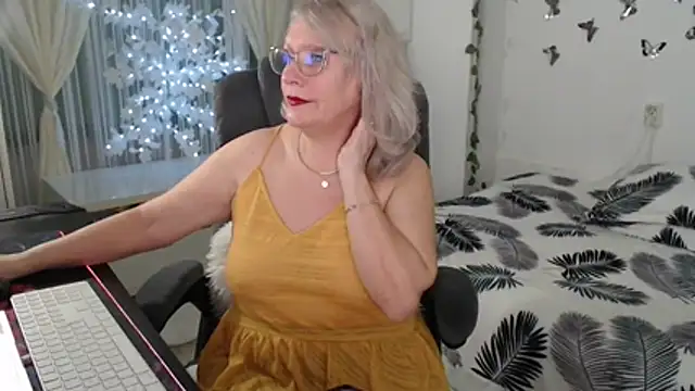 Ghertrude52 online show from March 21, 5:08 am