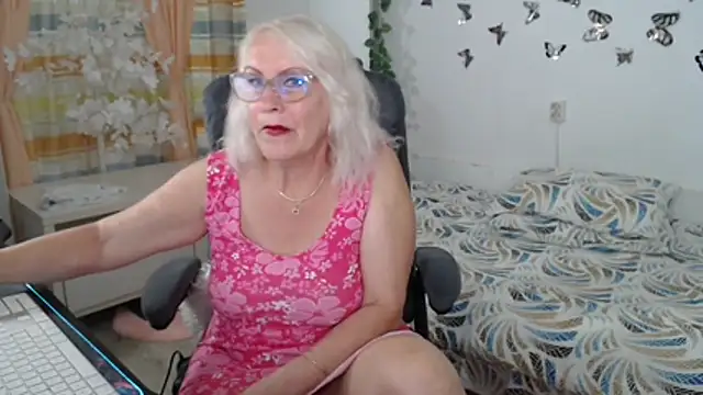 Snapshot of Ghertrude52 chatting on July 7, 6:47 am Ghertrude52 online show from July 7, 6:47 am