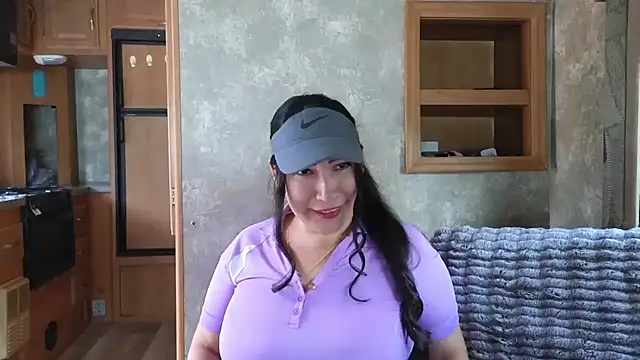 Foglove69 online show from April 4, 8:37 pm