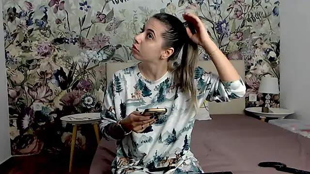 RoseDiamond06 online show from November 7, 2:43 pm