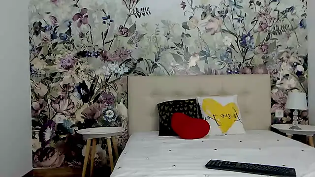 RoseDiamond06 online show from September 26, 8:59 pm