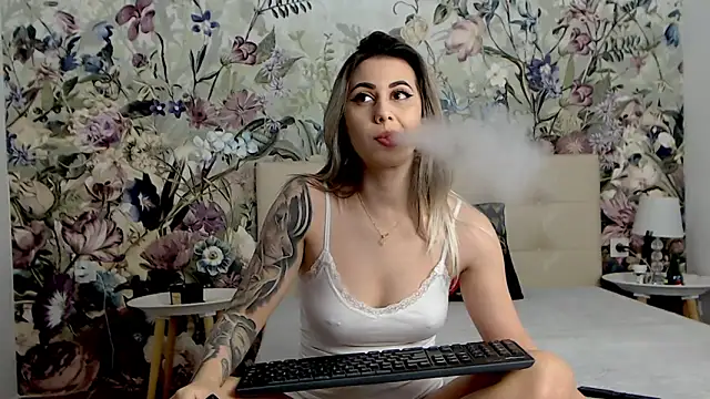 RoseDiamond06 online show from March 13, 1:29 pm