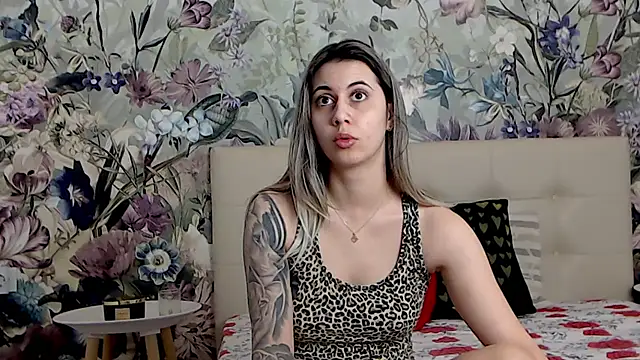 RoseDiamond06 online show from March 21, 5:32 am