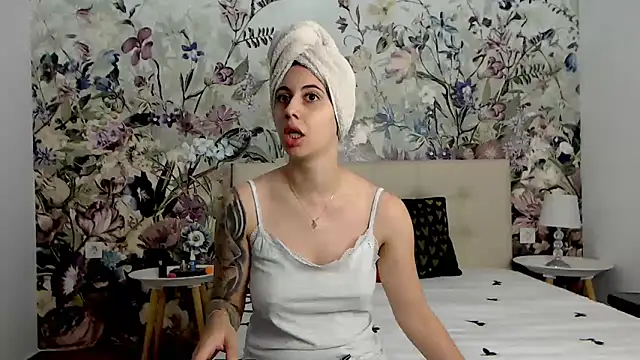 RoseDiamond06 online show from October 1, 10:30 am