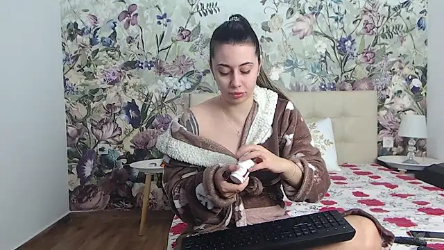 RoseDiamond06 online show from February 13, 10:48 am