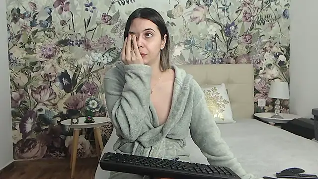 RoseDiamond06 online show from January 13, 10:46 pm