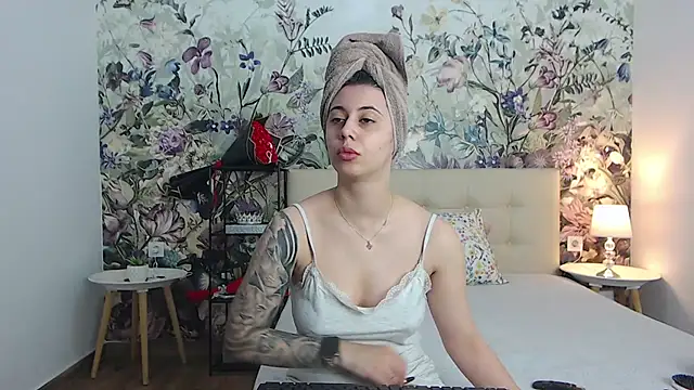 RoseDiamond06 online show from May 23, 2:38 pm