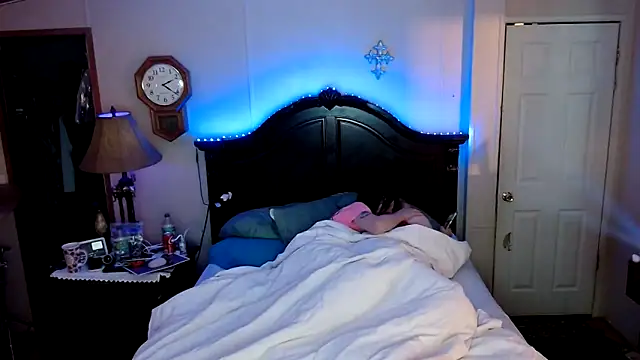 Snapshot of AerobicSleeve chatting on October 7, 7:31 am AerobicSleeve online show from October 7, 7:31 am