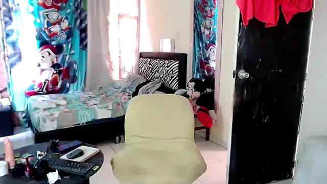 Sashaferrari2000 online show from November 3, 3:26 pm