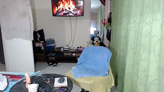 Sashaferrari2000 online show from April 18, 2:36 am