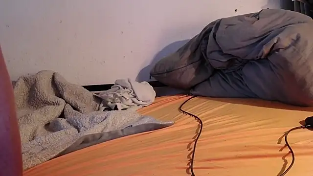 Vandrino online show from April 4, 7:15 am