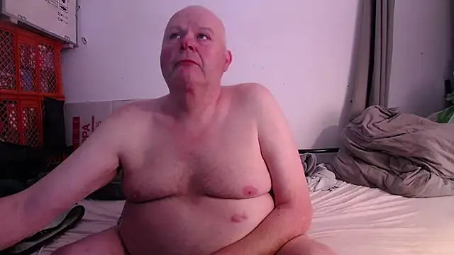 Snapshot of Vandrino chatting on October 13, 8:43 pm Vandrino online show from October 13, 8:43 pm
