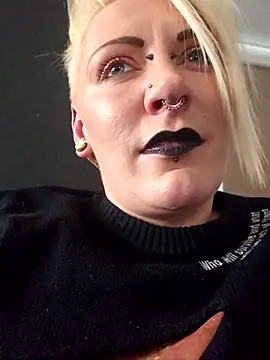 PinkTheHawk online show from March 6, 1:22 am