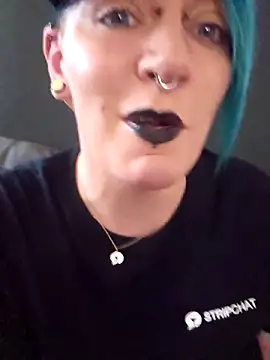 PinkTheHawk online show from April 9, 2:57 am