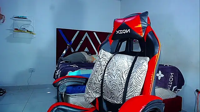 DanisaBrown online show from April 19, 6:10 pm