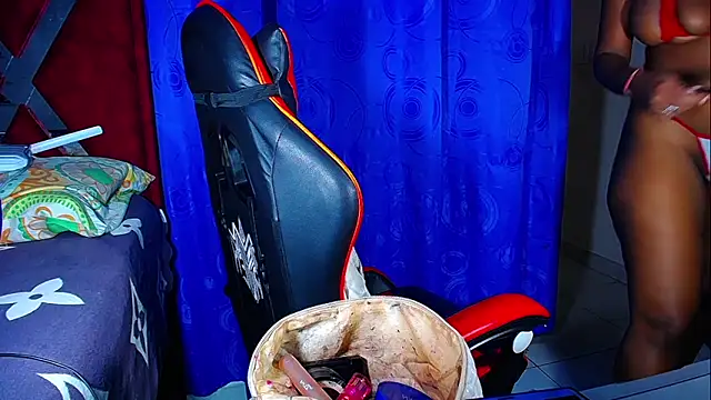 DanisaBrown online show from February 17, 2:03 pm