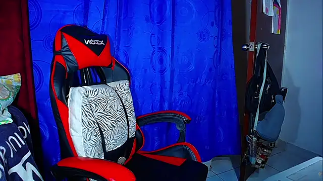 DanisaBrown online show from February 12, 1:55 pm