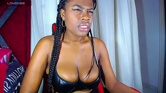 Snapshot of DanisaBrown chatting on October 28, 2:27 pm DanisaBrown online show from October 28, 2:27 pm