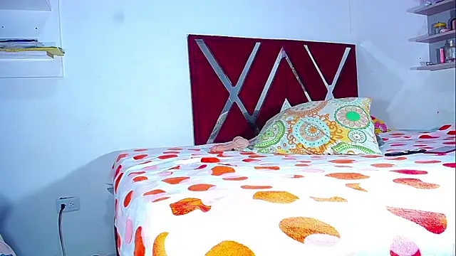 DanisaBrown online show from May 11, 4:04 pm