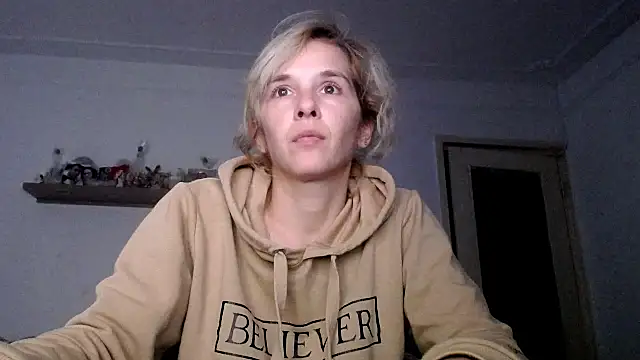 Snapshot of SexxyLety chatting on November 28, 1:22 pm SexxyLety online show from November 28, 1:22 pm