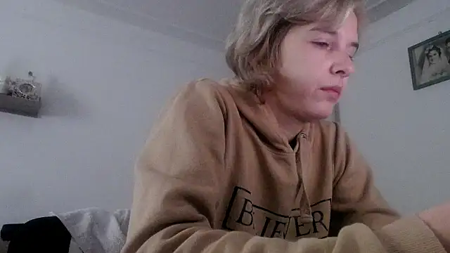 Snapshot of SexxyLety chatting on November 4, 7:23 am SexxyLety online show from November 4, 7:23 am