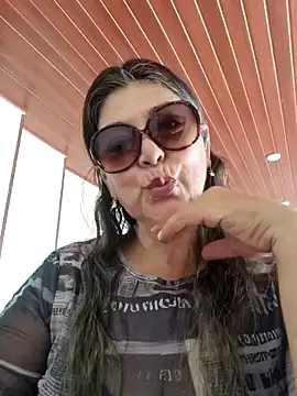 Snapshot of emma_tour chatting on January 27, 3:18 pm emma tour online show from January 27, 3:18 pm