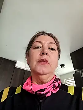 Snapshot of emma_tour chatting on November 26, 3:56 pm emma tour online show from November 26, 3:56 pm