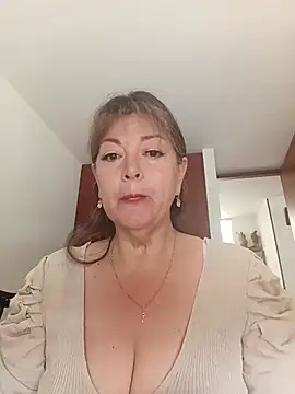 Snapshot of emma_tour chatting on May 29, 2:01 pm emma tour online show from May 29, 2:01 pm