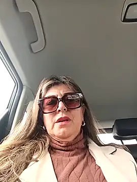 Snapshot of emma_tour chatting on May 14, 1:41 pm emma tour online show from May 14, 1:41 pm