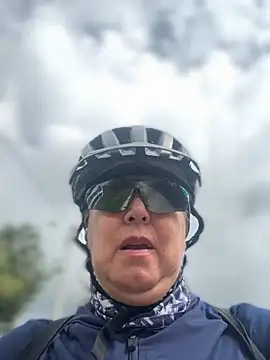 Snapshot of emma_tour chatting on December 4, 2:49 pm emma tour online show from December 4, 2:49 pm