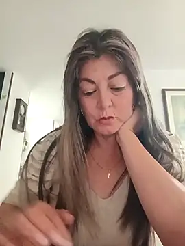 emma tour online show from April 15, 7:58 pm