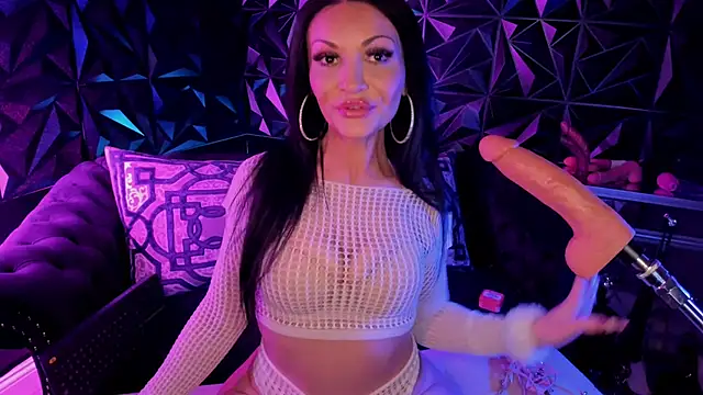 Snapshot of NatashaxoBangs chatting on March 3, 3:57 am NatashaxoBangs online show from March 3, 3:57 am