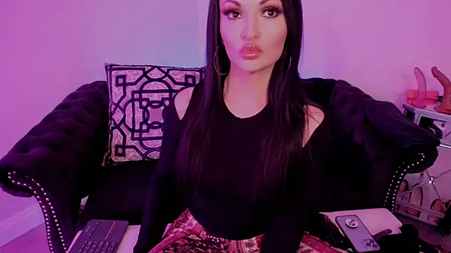 Snapshot of NatashaxoBangs chatting on March 5, 2:45 pm NatashaxoBangs online show from March 5, 2:45 pm