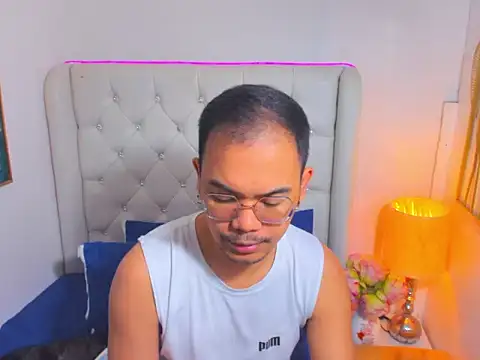AsianZero online show from May 6, 5:39 pm