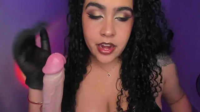 Snapshot of Amber_smith20 chatting on June 17, 3:28 am Amber smith20 online show from June 17, 3:28 am
