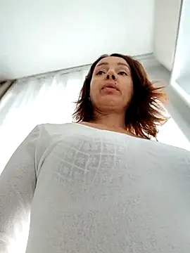 Snapshot of EvaXOAir chatting on November 5, 5:32 am EvaXOAir online show from November 5, 5:32 am