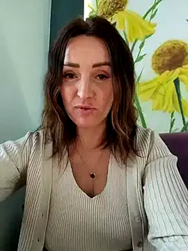 Snapshot of EvaXOAir chatting on February 26, 8:28 am EvaXOAir online show from February 26, 8:28 am