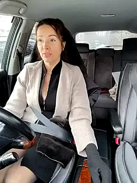 Snapshot of EvaXOAir chatting on November 13, 3:32 am EvaXOAir online show from November 13, 3:32 am