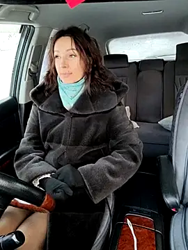 Snapshot of EvaXOAir chatting on January 9, 4:30 am EvaXOAir online show from January 9, 4:30 am