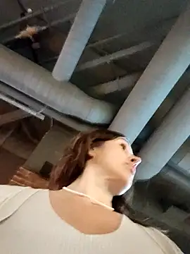 Snapshot of EvaXOAir chatting on February 25, 8:25 am EvaXOAir online show from February 25, 8:25 am