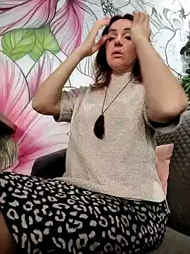 Snapshot of EvaXOAir chatting on February 19, 3:17 am EvaXOAir online show from February 19, 3:17 am