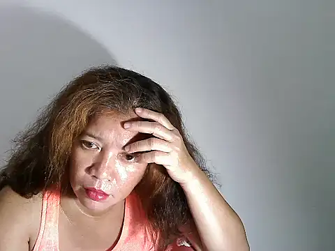 Snapshot of wethornypussy4u chatting on October 10, 9:15 pm wethornypussy4u online show from October 10, 9:15 pm