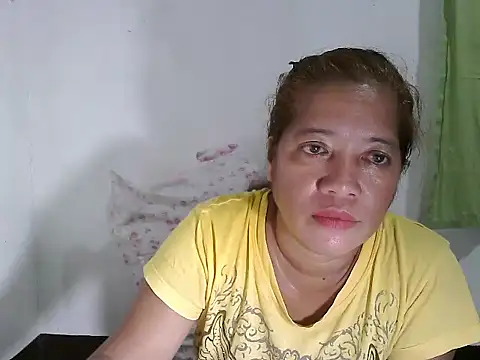 Snapshot of wethornypussy4u chatting on February 26, 12:09 am wethornypussy4u online show from February 26, 12:09 am