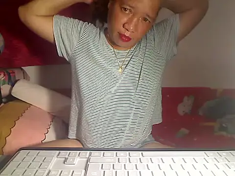 wethornypussy4u online show from February 1, 5:44 pm