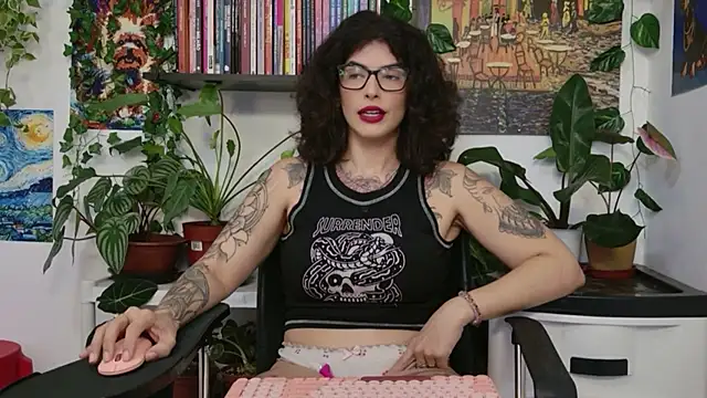 TaliMajesty online show from May 14, 9:06 am
