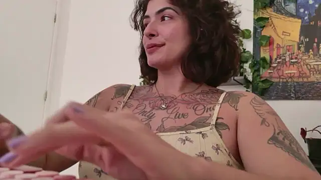 Snapshot of TaliMajesty chatting on December 16, 6:45 pm TaliMajesty online show from December 16, 6:45 pm