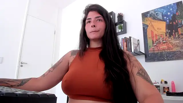 Snapshot of TaliMajesty chatting on February 3, 8:57 pm TaliMajesty online show from February 3, 8:57 pm
