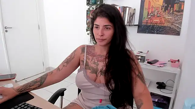 Snapshot of TaliMajesty chatting on February 21, 6:37 pm TaliMajesty online show from February 21, 6:37 pm
