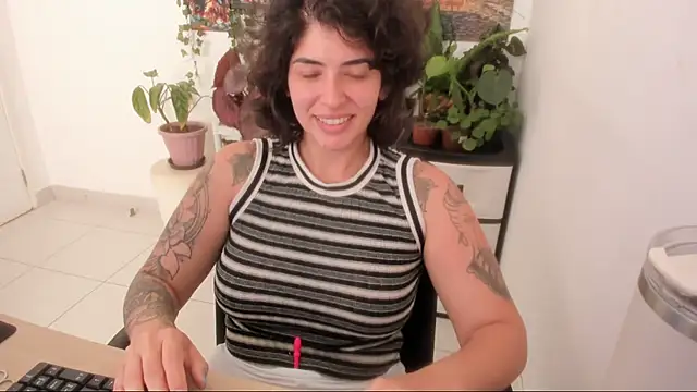 Snapshot of TaliMajesty chatting on September 18, 7:28 pm TaliMajesty online show from September 18, 7:28 pm